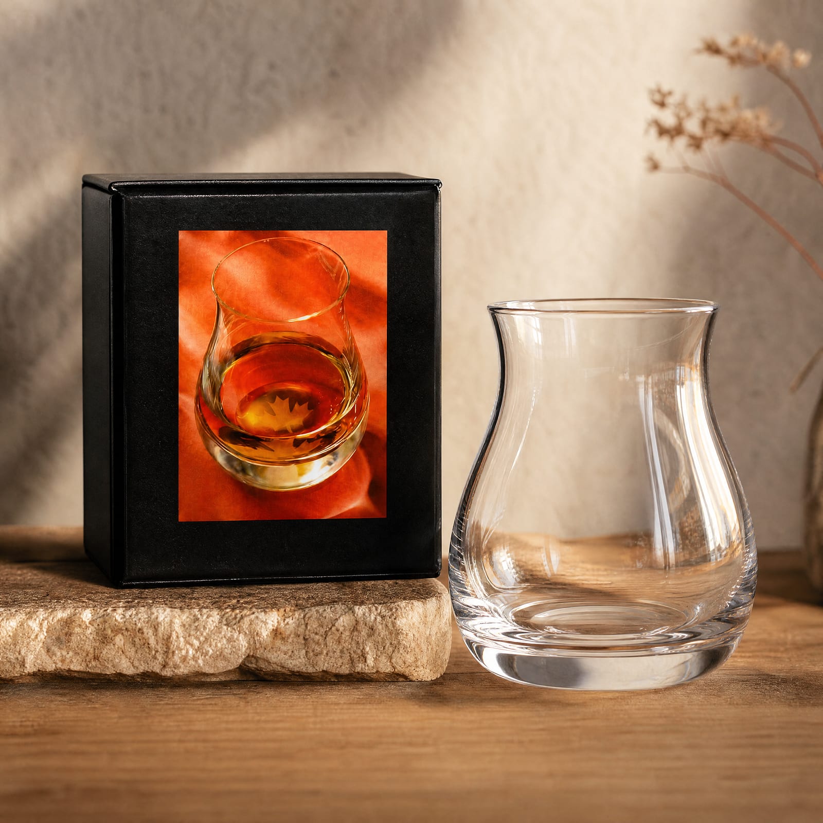 Glencairn Canadian Whisky-Glas mit Ahornblatt im Glasboden 1 Stück