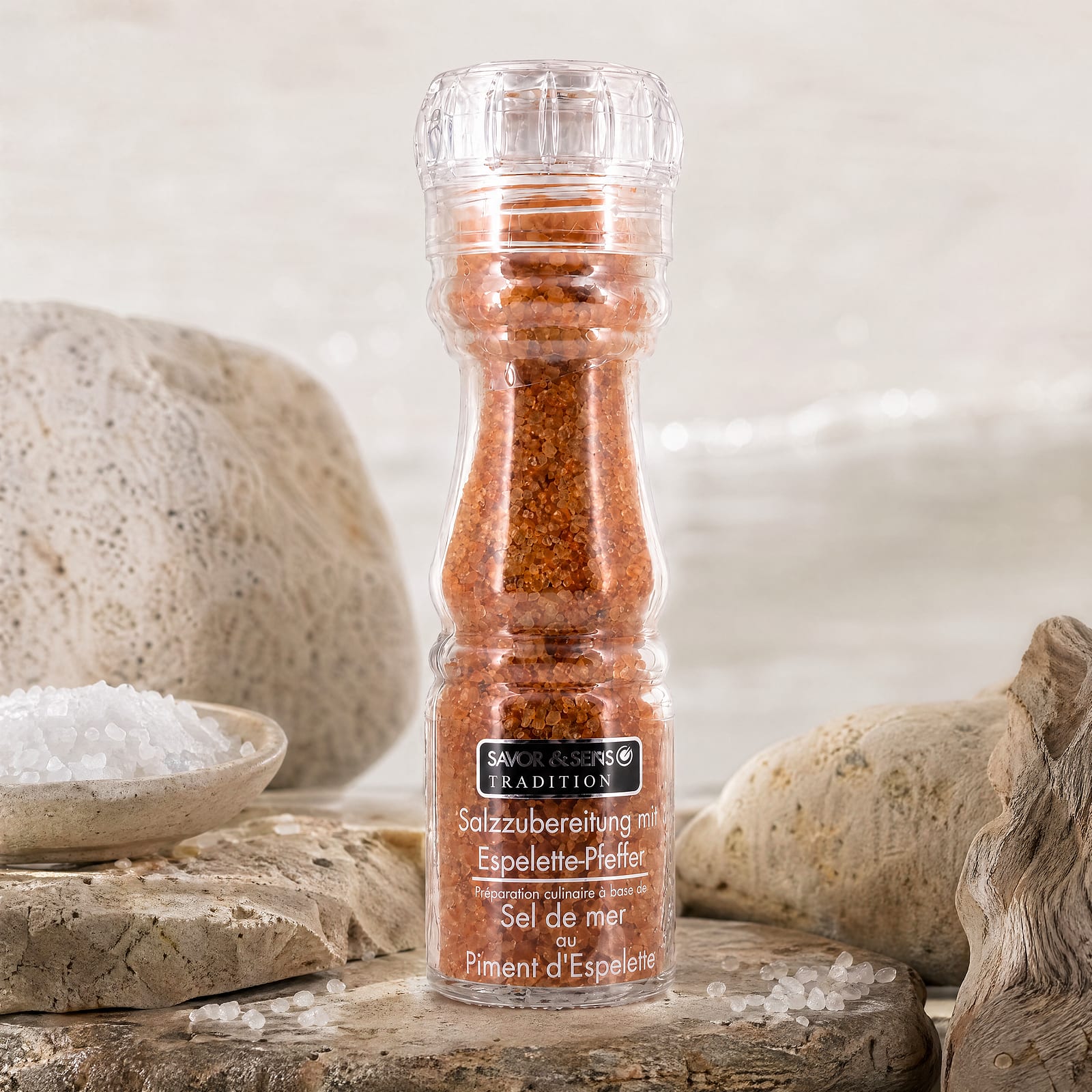 SAVOR CREATIONS Salzmühle mit Espelette Pfeffer Meersalz 145 Gramm